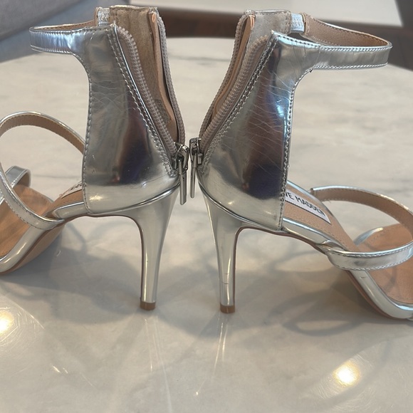 Steve Madden size 8.5 , 4 in heels EUC - Picture 10 of 12
